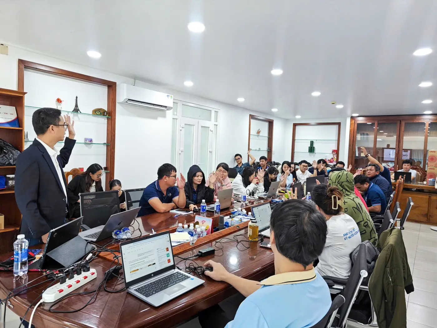 Tập đoàn Bình Minh Việt — lớp học