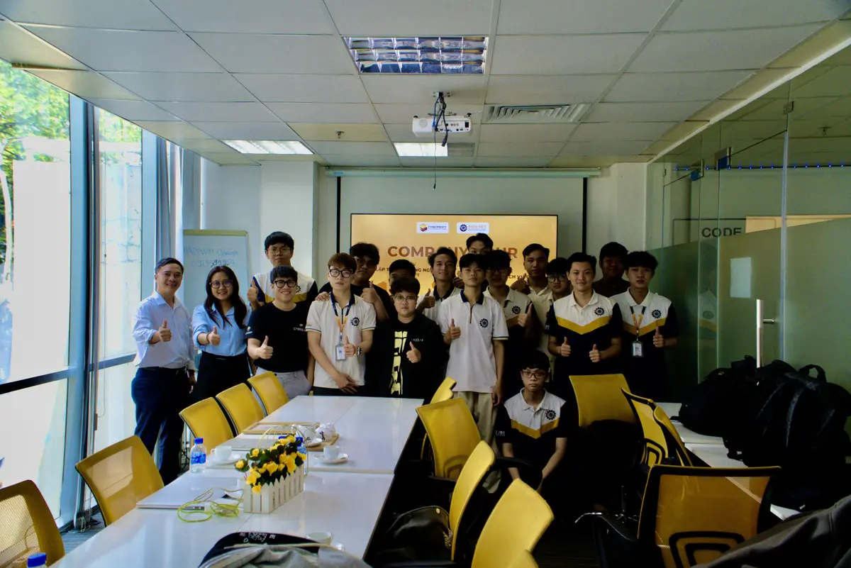 Company tour CĐ Bách Việt